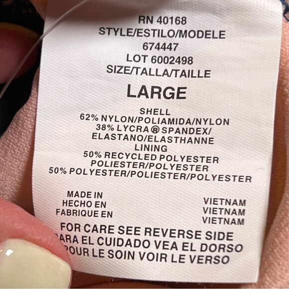 Beach Betty by Miracle BrandsTropical Print Bikini Top NWT large - Picture 7 of 7